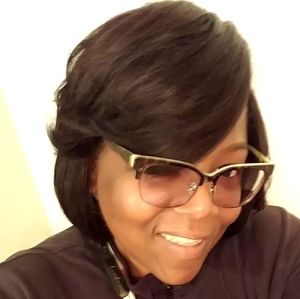 Meet your Posher, Yolanda